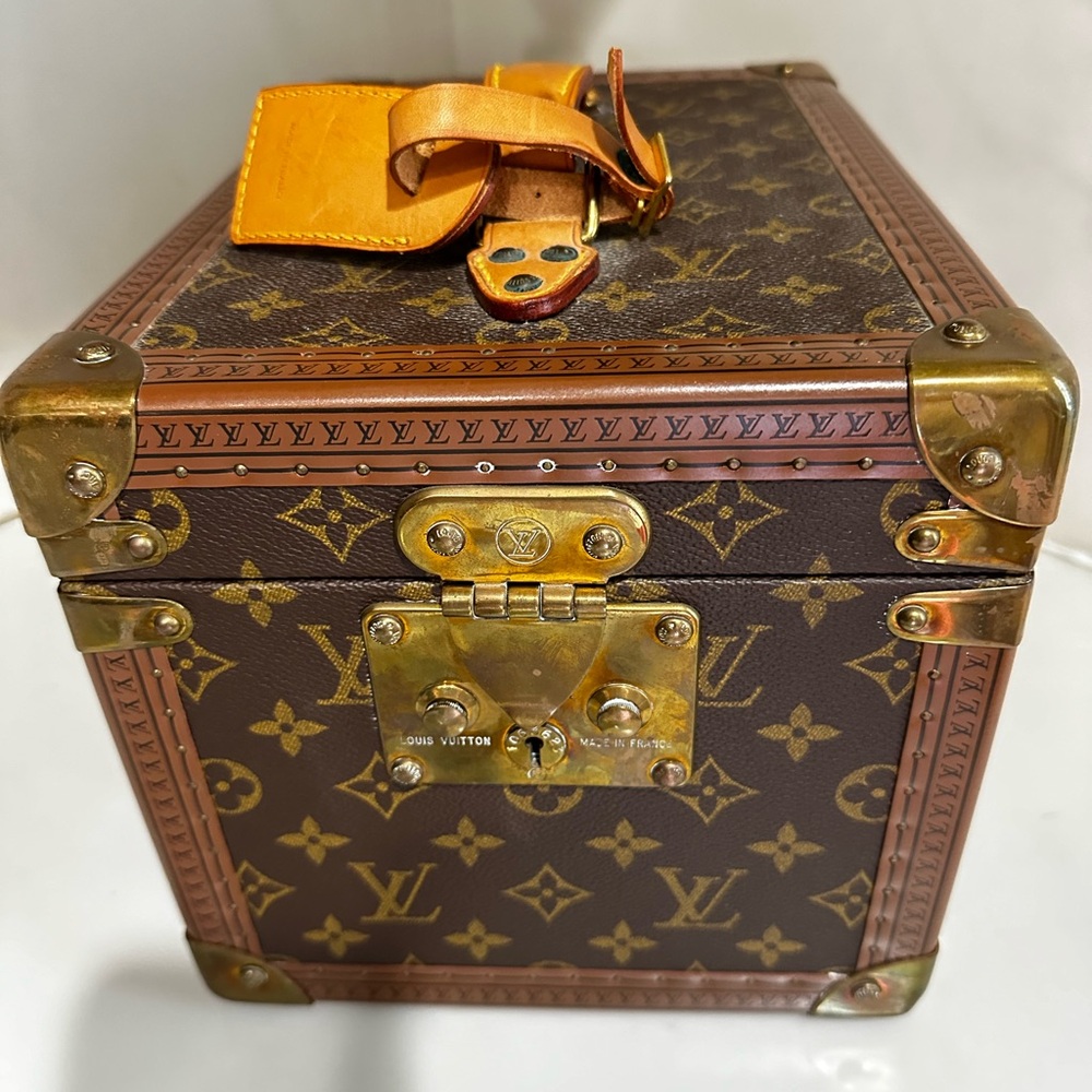 Louis Vuitton Monogram Hard Shell Boite Pharmacie Vanity Trunk Case